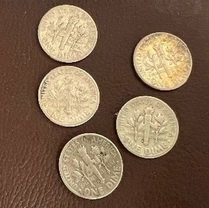 LOT OF 5 SILVER ROOSEVELT DIMES FROM THE 1950S