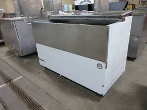 lot 218 image: BEVERAGE AIR SINGLE ACESS MILK COOLER