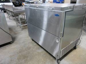 lot 226 image: NORLAKE DOUBLE SIDED MILK COOLER