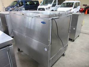 lot 227 image: NORLAKE DOUBLE ACCESS MILK COOLER