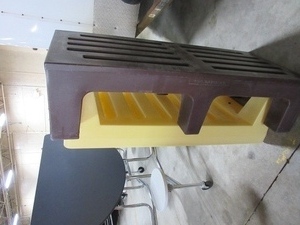 lot 250 image: CAMBRO DUNNAGE RACK