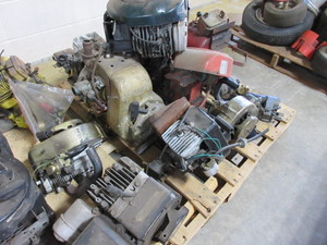 lot 252 image: PALLET OF MOTORS
