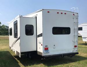 2009 Skyline Nomad 28 Travel Trailer
