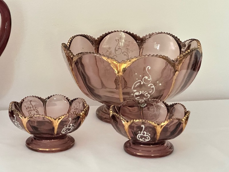 lot 144 image: Antique Northwood Nestor Amethyst Juice Pitcher, Berry Bowl and Two Individual Bowls