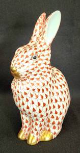 lot 50 image: Herend Hungary Hand Painted Fish Net Design Porcelain Rabbit