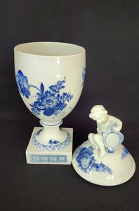 lot 60 image: Unique Royal Copenhagen Covered Urn