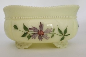 lot 72 image: Antique Georgia Gem - Tarentum Uranium Custard Glass Bowl
