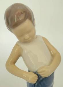lot 76 image: Bing & Grndahl Danish Porcelain Tiny Tot 1759