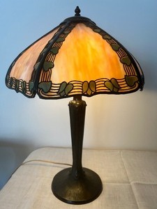 lot 8 image: Antique Handel Filigree Panel Slag Glass Lamp