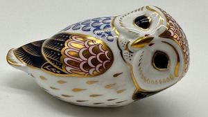 lot 85 image: Royal Crown Derby Imari Pattern Owl Paperweight