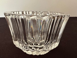 lot 88 image: Vintage Kosta Boda Crystal Bowl