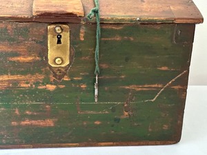 lot 16 image: Wooden Antique Primitive Bread Box