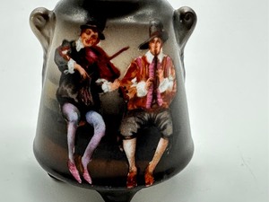 lot 147 image: Antique Royale Bayreuth Footed Vase