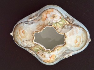 lot 9 image: Antique Porcelain RS Prussia Vanity Pin Jar