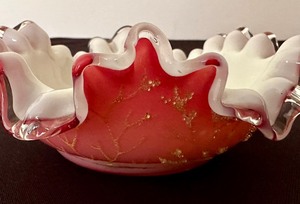 lot 14 image: Antique Peach Blow Glass Crimped Ruffle Edge Dish