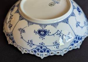 lot 28 image: Royal Copenhagen Blue Fluted Lace Bowl