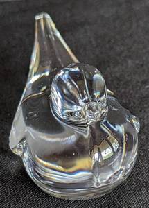 lot 126 image: Daum France Crystal Bird
