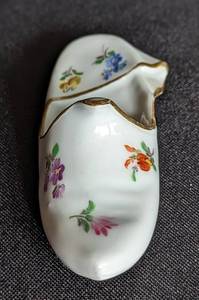 lot 129 image: Meissen Painted Porcelain Slipper