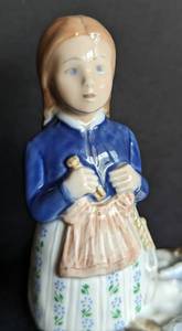 lot 130 image: Bing and Grndahl Wash Day Porcelain Figurine