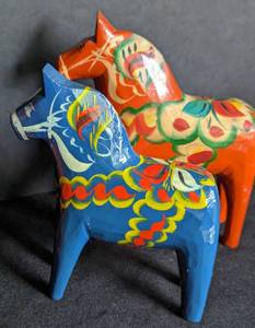 lot 138 image: Hand Painted Wood Dala Horse Figurines