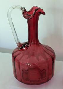 lot 139 image: Assorted Vintage Cranberry Glassware