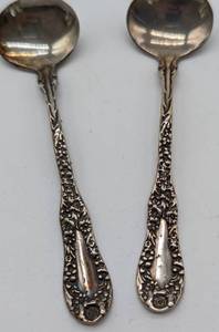 lot 180 image: Set of Four Sterling Silver Salt Spoons