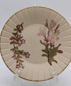lot 191 image: Royal Worcester Painted Porcelain Plates