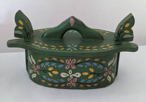 lot 194 image: Pair of Norwegian Rosemaling Wood Tine Boxes
