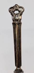 lot 205 image: Pair of Sterling Silver Handled Knives