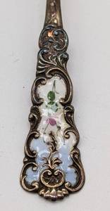 lot 226 image: Assorted Vintage Sterling Silver Spoons