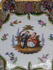 lot 258 image: Vintage Small Meissen Painted Porcelain Dish