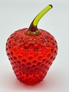 lot 49 image: Crystal Strawberry Shaped Paperweight