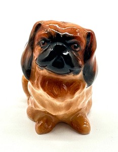 lot 34 image: Vintage Miniature Royal Doulton Pekinese Dog Figurine