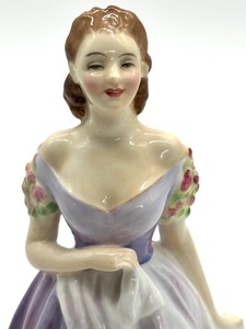 lot 31 image: Royal Doulton Jacqueline Porcelain Figurine - HN 2000