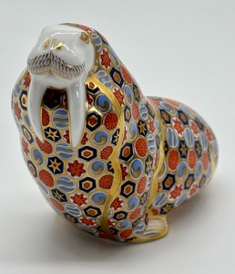 lot 17 image: Royal Crown Derby Walrus Paperweight