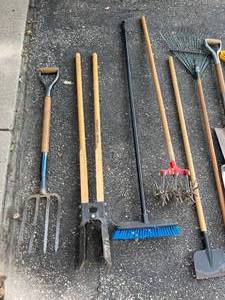 lot 241 image: Long Handled Tools