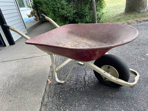 lot 248 image: Metal Wheel Barrow