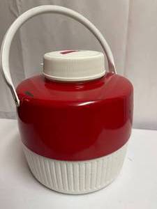 lot 203 image: Vintage Coleman Drink Cooler