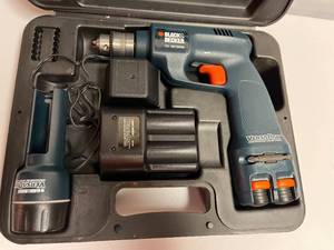 lot 215 image: Black and Decker Versapak Rechargeable Drill Model VP820