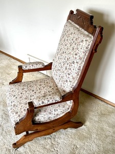 lot 15 image: Antique Platform Rocking Chair