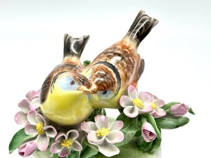 lot 90 image: Vintage Herend Nesting Bird Figurine 5122