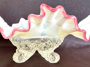 lot 7 image: Antique Venetian Glass Footed Bowl with Raised Relief Floral Design