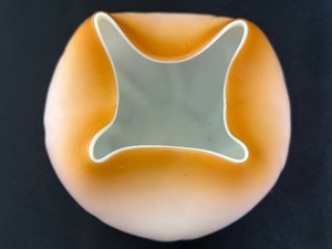 lot 94 image: Antique Victorian Glass Rose Bowl Vase