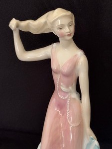 lot 103 image: Vintage Royal Doulton Sea Sprite Figurine H.N. 2191