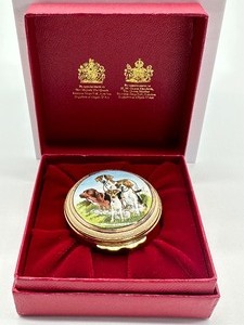 lot 111 image: Halcyon Days Hunting Dogs Enamel Trinket Box