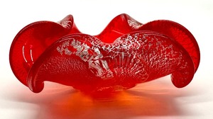 lot 113 image: Vintage Art Glass Dish