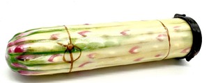 lot 127 image: Vintage Asparagus Shaped Limoges Trinket Box