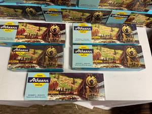 lot 262 image: Collection of Vintage Athearn Trains