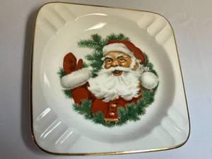 lot 270 image: Three Vintage Ash Trays