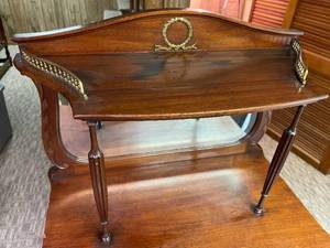 lot 273 image: Vintage Single Drawer Display Cabinet with Beveled Glass Mirror